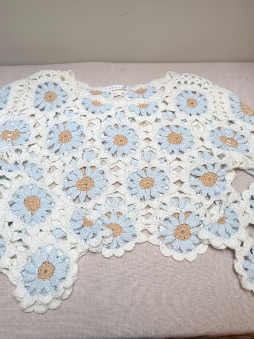 Altar’d State Crocheted Daisy Cropped Summer Sweater Boho Size S - Picture 9 of 11